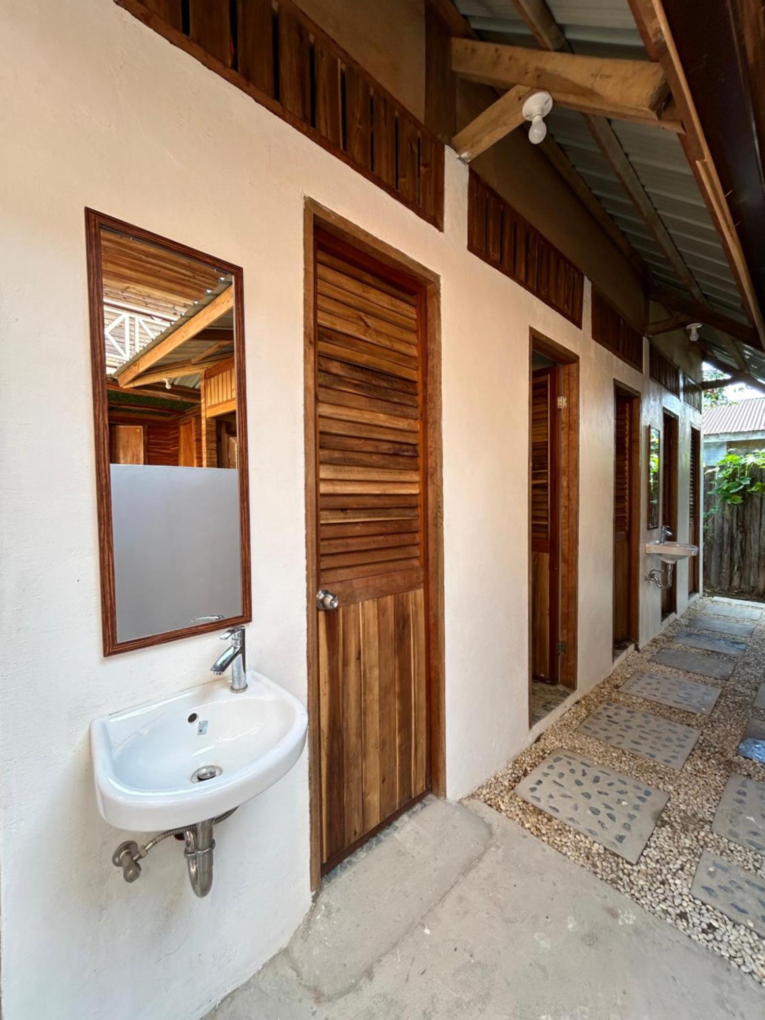 Islanders Hostel Port Barton San Vicente  Luaran gambar